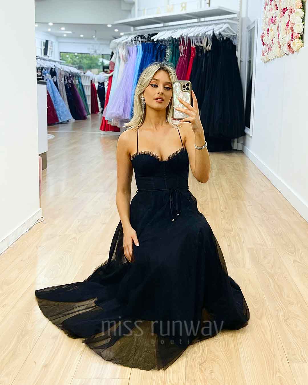 Carrie Midi Dress - Black