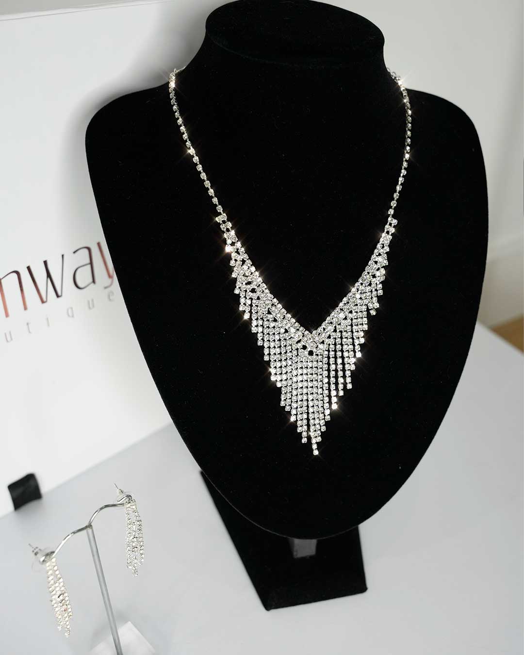 Elizabeth Jewellery Set - Silver