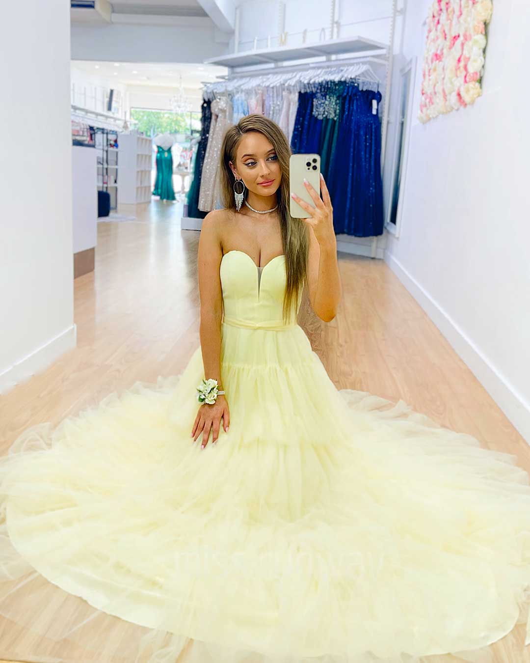 Daphne Tier Gown - Lemon
