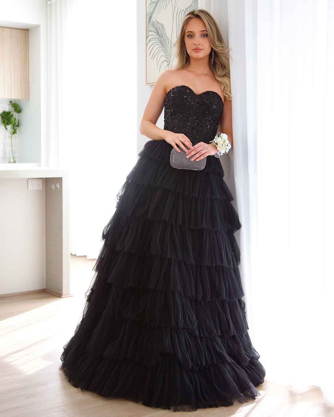 Celestia Noir Gown – Black Strapless