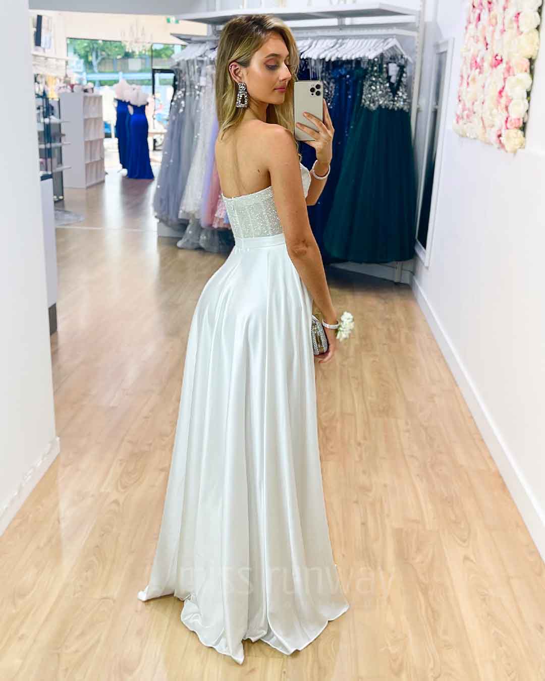 Elizabeth Gown - Ivory
