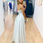 Elizabeth Gown - Ivory