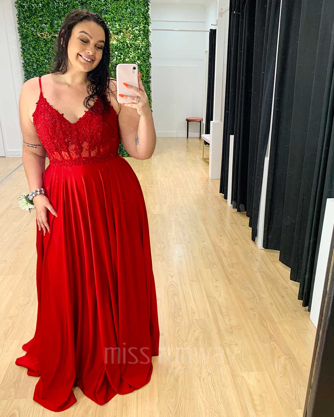 Zoe Gown - Red *[EXCLUSIVE]